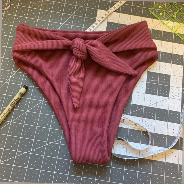Bikini Bottom Sewing Pattern / High Waisted Bottom / Size XS-XL Patron maillot de bain | Patrón de Vestido de Baño